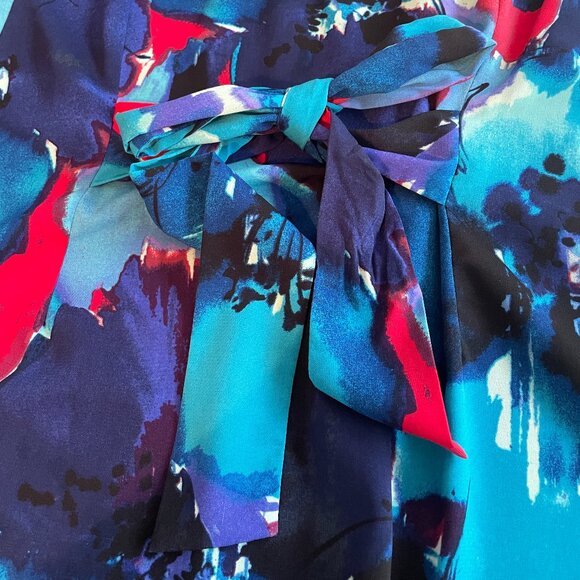 Size Large Daisy Fuentes cobalt blue empire waist top with ties in back - Picture 11 of 11